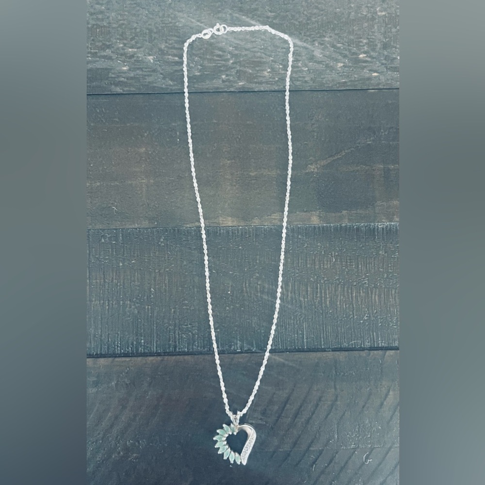 Sterling Silver (925 stamped) Green Emerald Heart Pendant Necklace - Picture 5 of 7